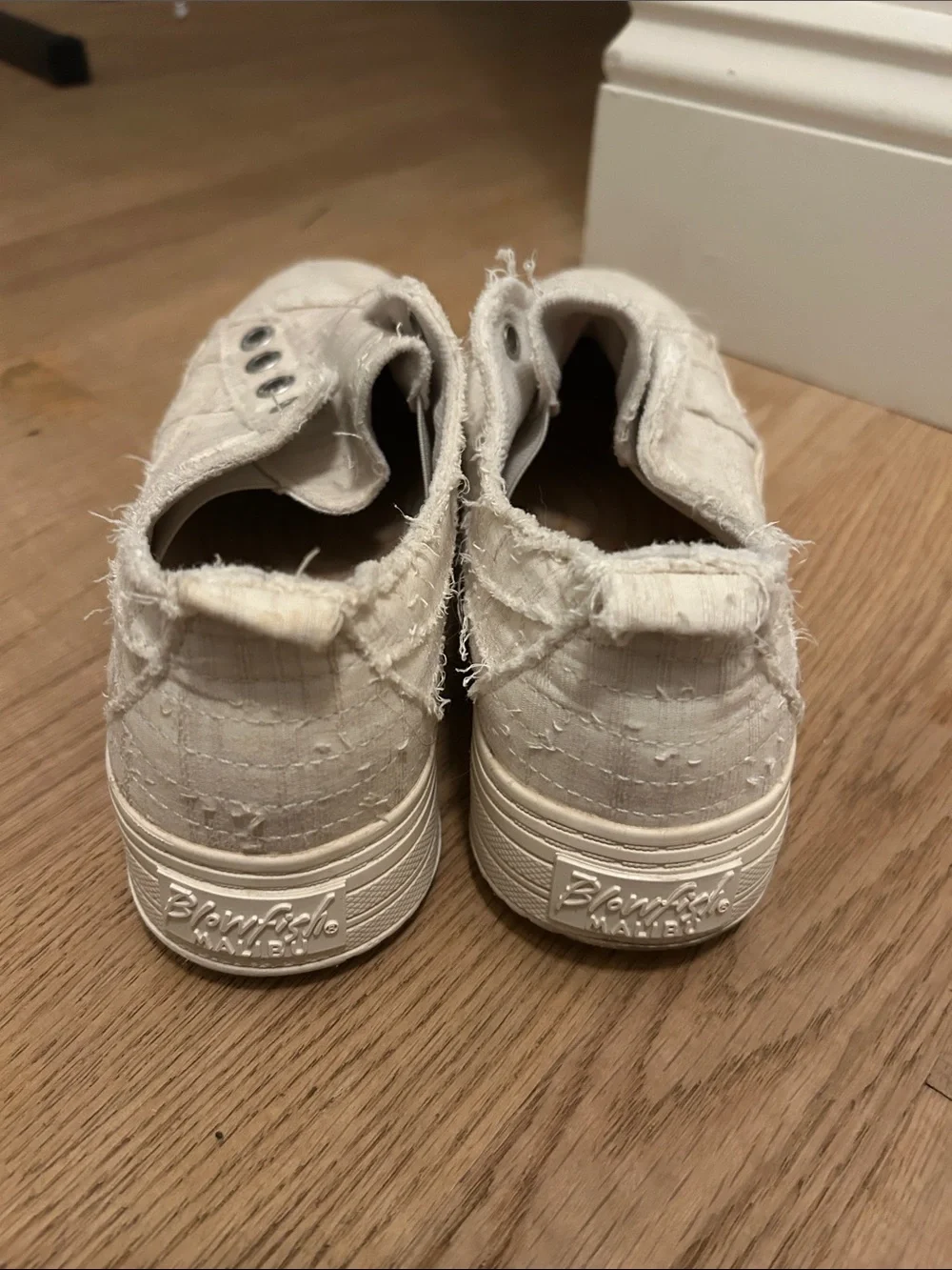 Blowfish Off-White Frayed Slip-On Platform Sneakers women’s size 7